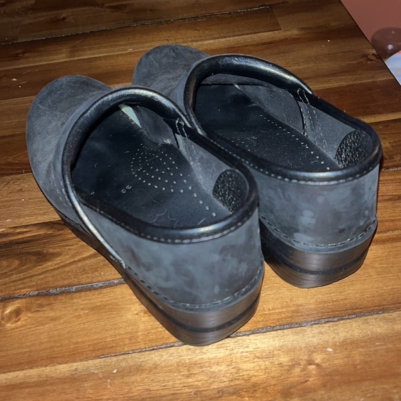 Dansko nursing clogs, black, only worn a few times! - Picture 3 of 4